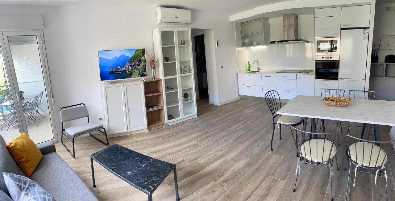 Delux Apartament ซาลอว์ ภายนอก รูปภาพ