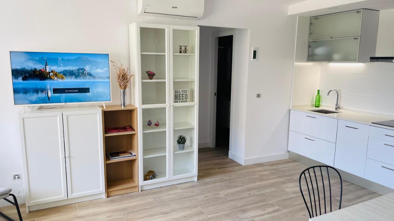 Delux Apartament ซาลอว์ ภายนอก รูปภาพ